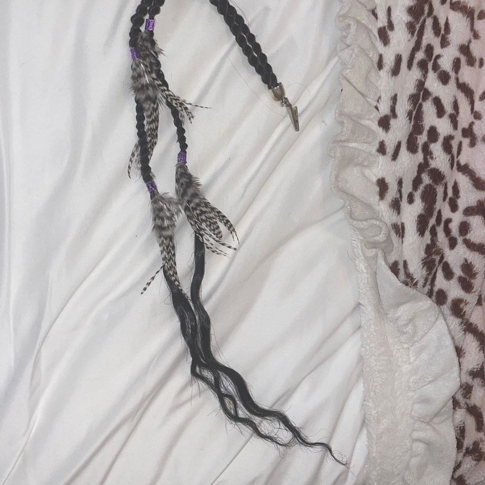 Hair or roach clip accessory with bird feathers and faux hair